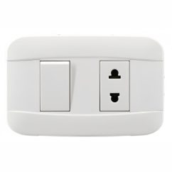 Panel de interruptores y enchufes